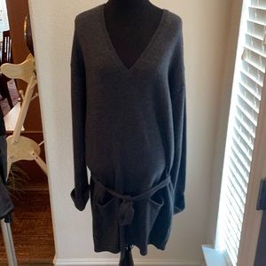 VINCE Sweater Dress with 2 pockets and a belt